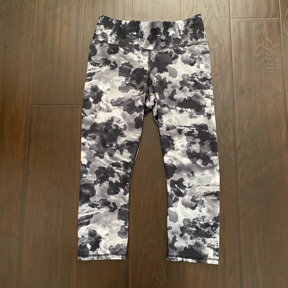 Champion Camo Cropped Leggings